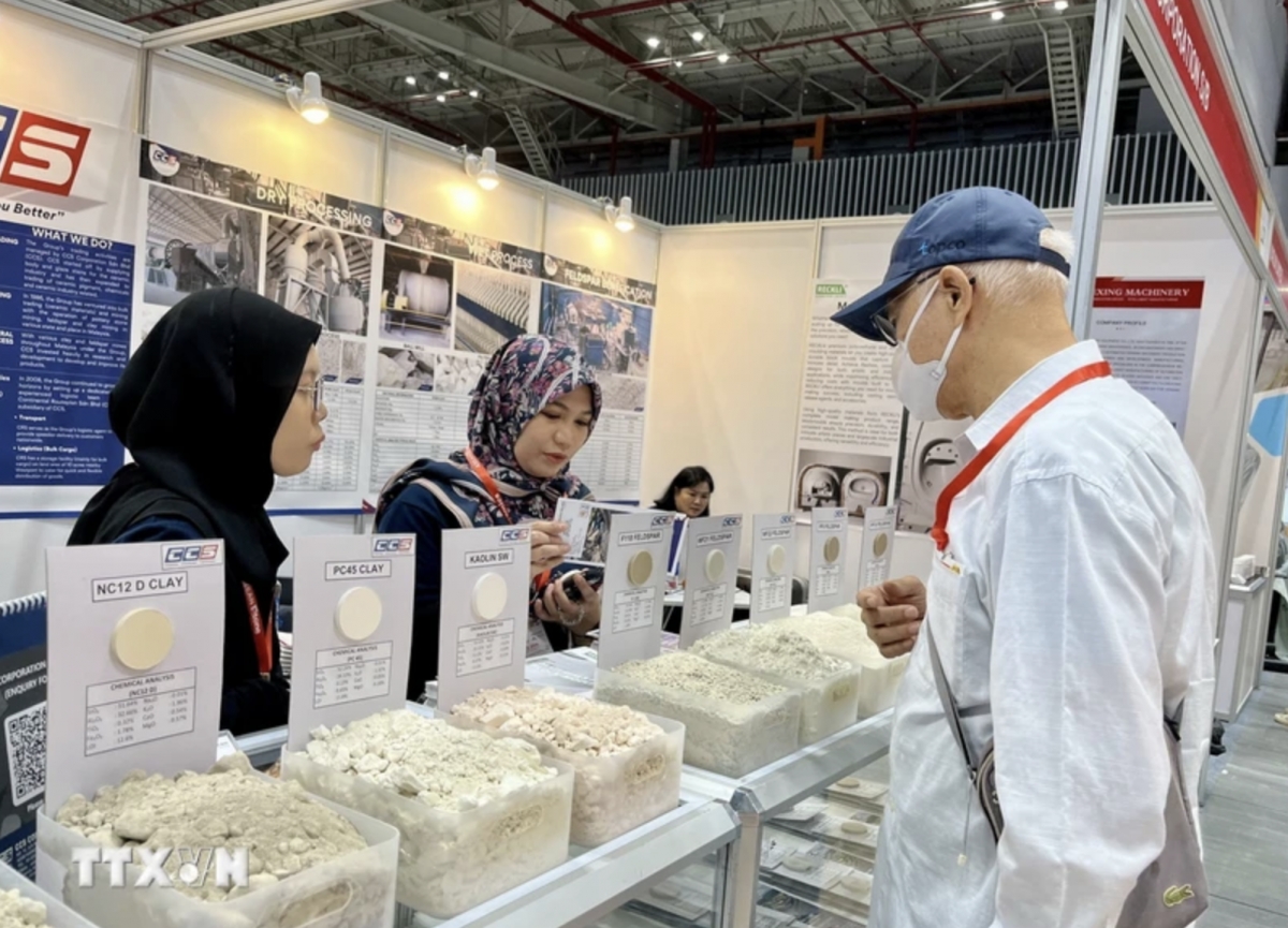 Over 300 firms join ASEAN Ceramics & Stone 2024 in HCM City